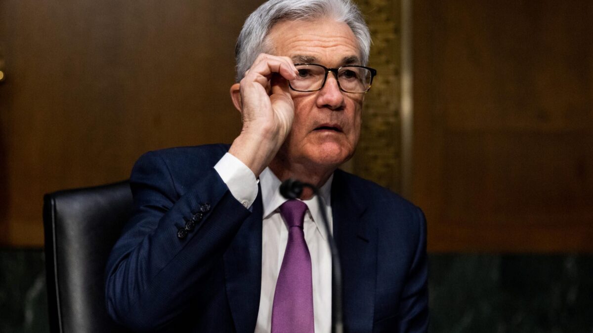 L’euro frana e raggiunge il dollaro