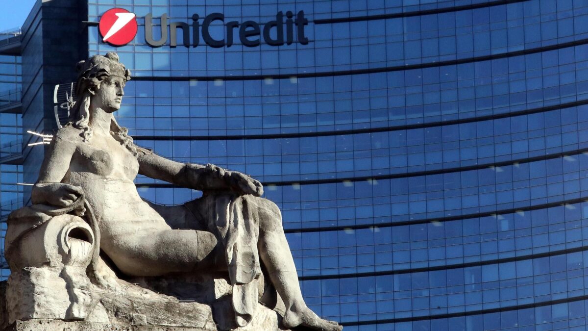 Unicredit studia la ritirata da Mosca. Generali attende per l’ultimo addio