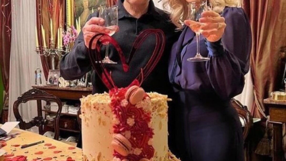 Silvio incorona Marta nuova reginetta di Fi