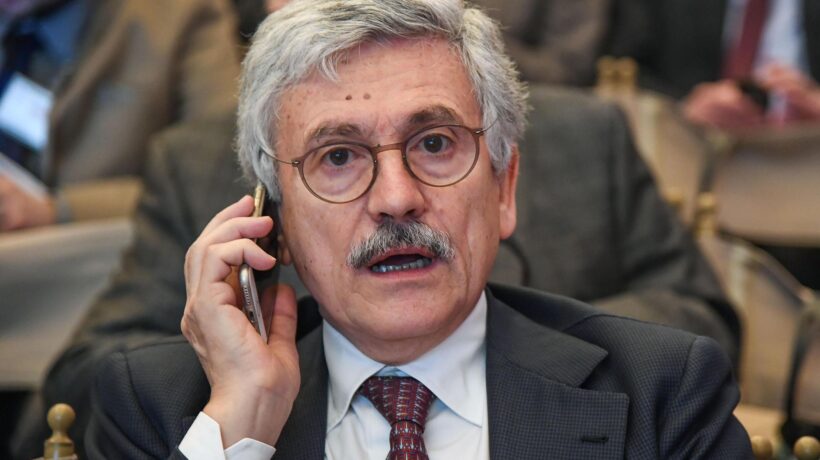 A fine carriera «Max» scopre di essere un ingenuo