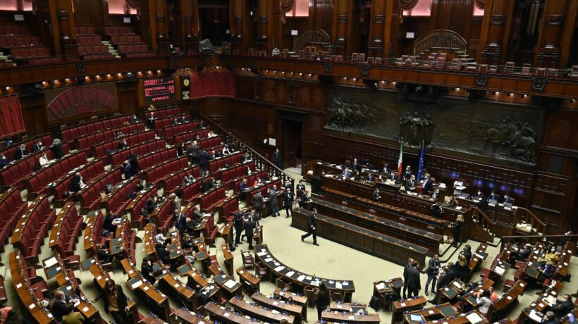 Ricatto del governo: «Sì sul catasto o addio»