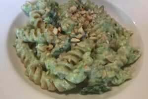 Cuciniamo insieme: fusilli con asparagi e crema di ricotta