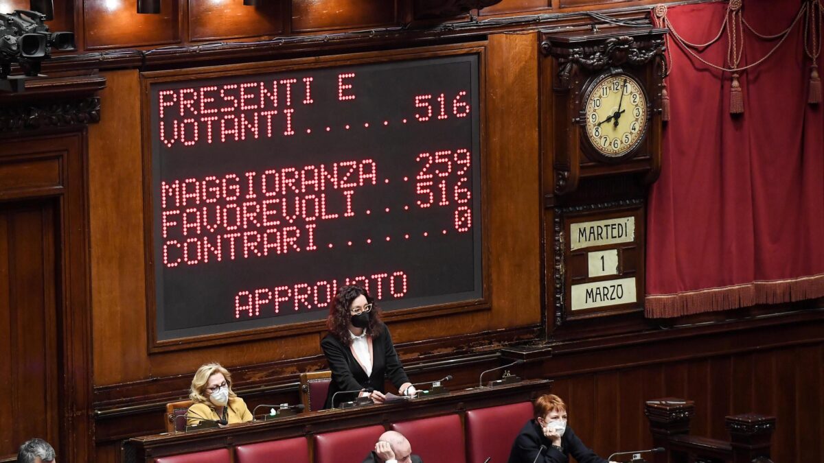 La Costituzione è stata stropicciata pure sugli aiuti letali agli aggrediti