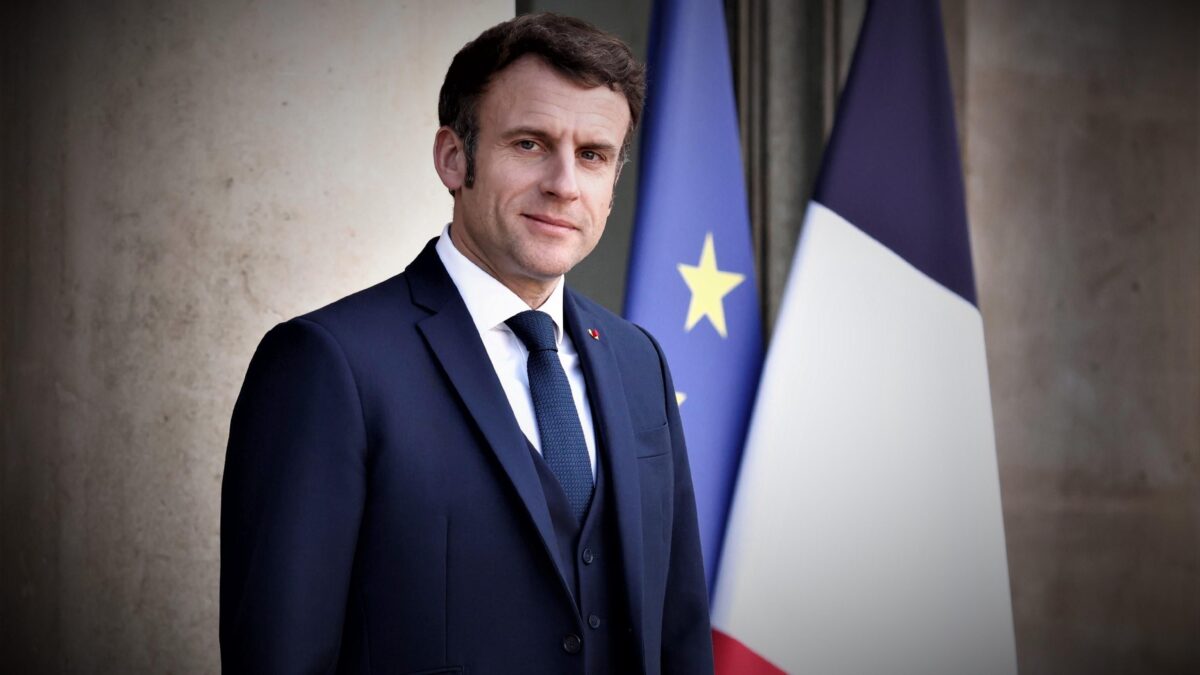 Mentre la Francia abolisce il pass qui i diktat restano senza scadenza