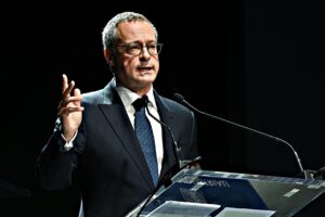 Casa, secondo round in commissione. Draghi insiste: «Non si paga di più»
