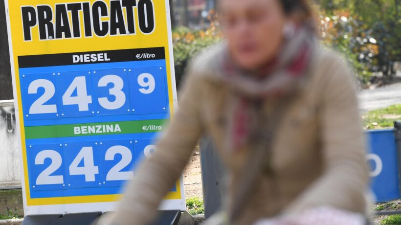 Carburanti verso 2,5 euro al litro. Ricordiamo che metà va in tasse