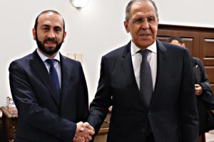 Al vertice turco si apre uno spiraglio per un incontro tra Putin e Zelensky