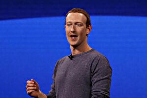 Facebook decide anche chi si può odiare. Indovinato: i russi