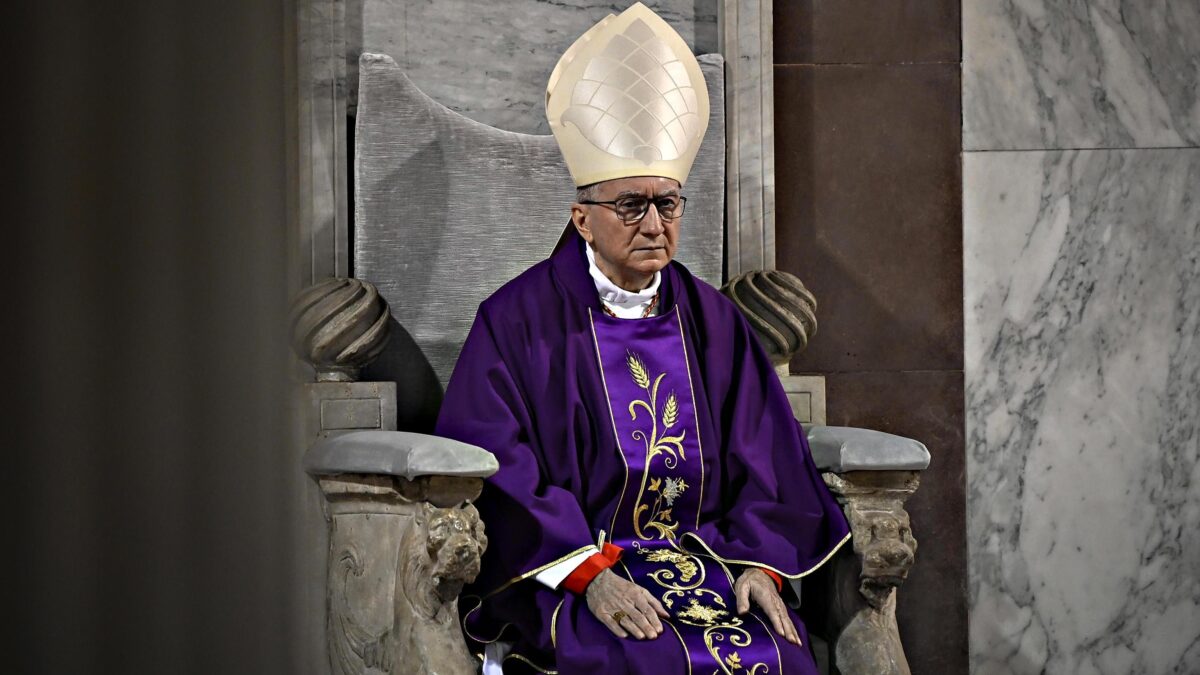 Parolin detta l’agenda ai cattolici in politica