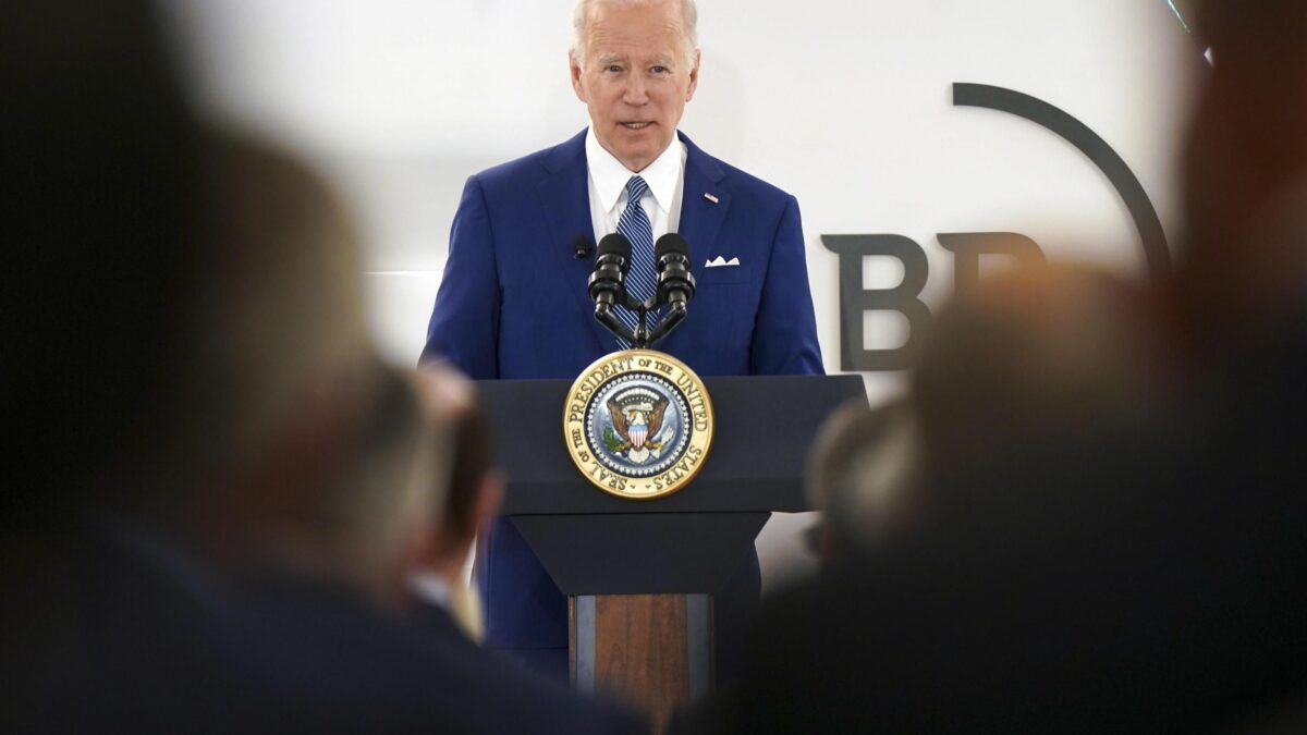 Biden: «Mosca userà armi chimiche». Poi Washington si rimangia l’accusa