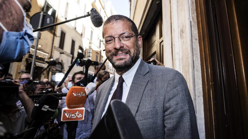 Caro Romano, ha un’idea di pluralismo singolare