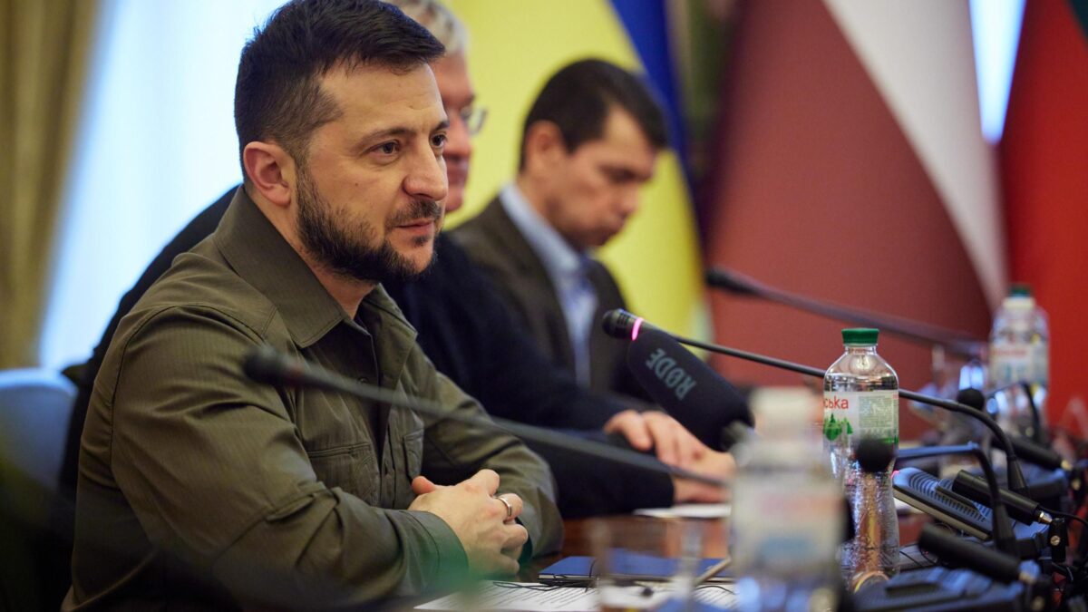 Dietro la maschera del presidente Zelensky: soldi offshore, oligarchi e una parte contro Trump