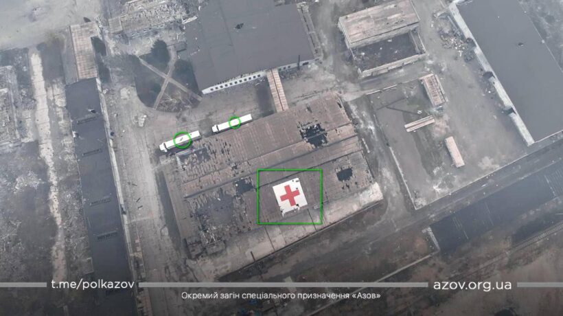 Bombe sulla Croce rossa a Mariupol. Colpita anche la sede degli inviati Ue