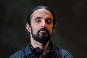 Francesco Mazza: «Mio padre ricostruì il sorriso al Cav. Io nascondo le facce delle persone»