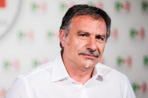 Soldi e appalti, sotto inchiesta l’uomo di Letta