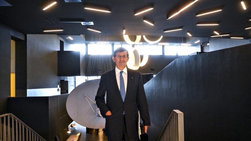 Colao spieghi i piani di Tim Brasile