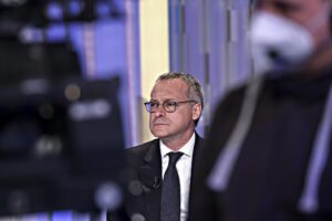 Cortocircuito di Bonomi che accusa i colleghi di speculare sull’energia