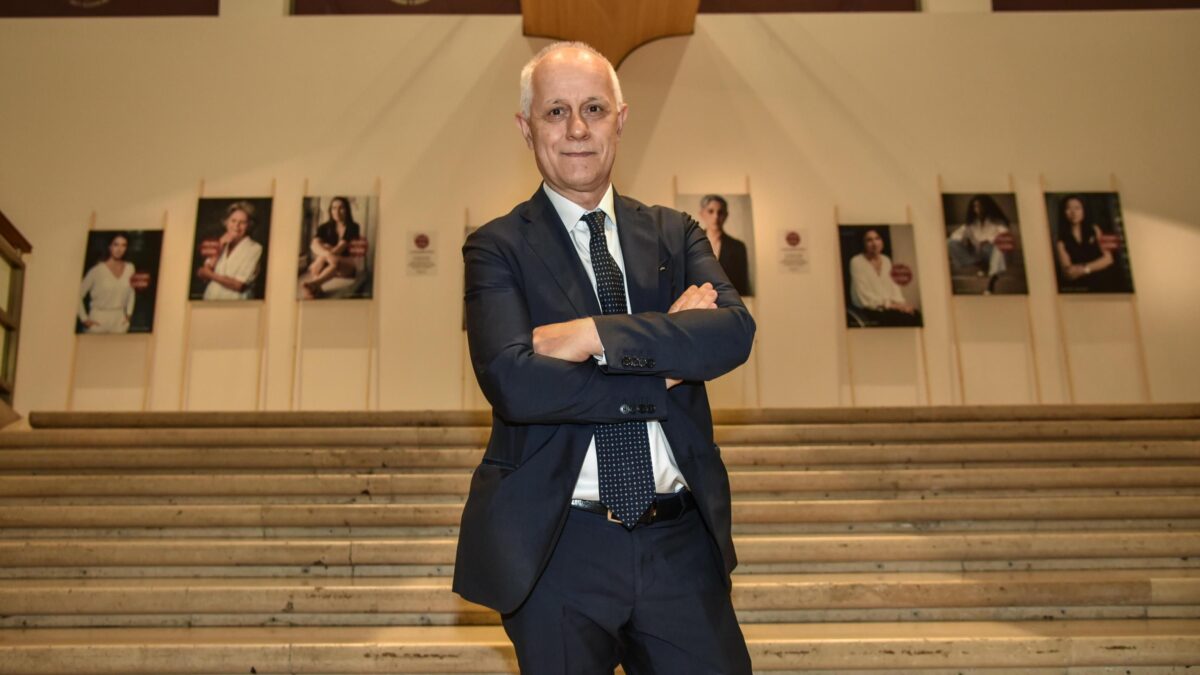 Sospesa giornalista del «Corriere» che aveva osato criticare Saviano
