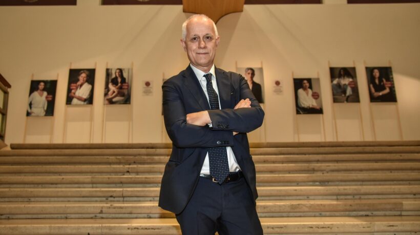 Sospesa giornalista del «Corriere» che aveva osato criticare Saviano