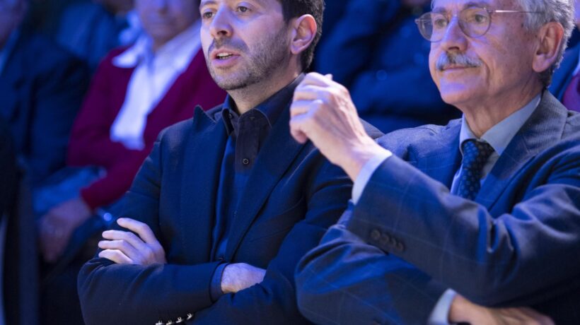 Al mini congresso Speranza dice grazie a D’Alema, pifferaio della sinistra in armi
