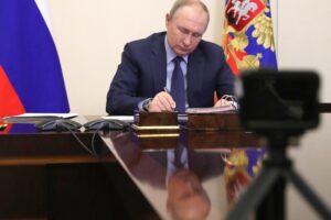 Il falso «putinismo» alibi per cancellare la destra sovranista