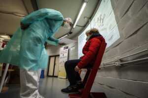 Più contagi tra i bimbi che si sono vaccinati. E l’Iss nasconde le cifre