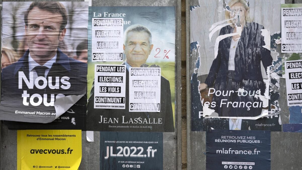 L’islam radicale spaventa la Francia che oggi sceglie tra Macron e Le Pen