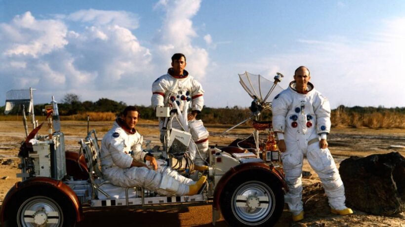 I tre astronauti sul Lunar Rover (Ansa)