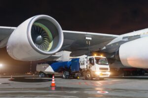Dal cherosene al Saf, carburante «sostenibile» per l’aviazione