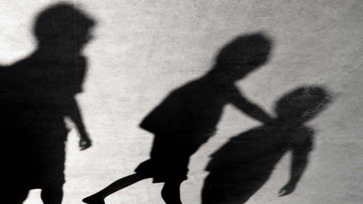 A Rimini scoppia un’altra «Bibbiano». Madre innocente allontanata dai figli