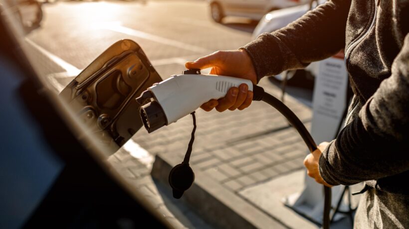 Per avere l’auto non bastano sei mesi: gli incentivi diventano un bidone