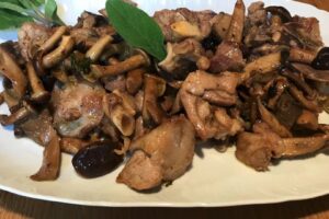 Cuciniamo insieme: spezzatino di agnello con i funghi