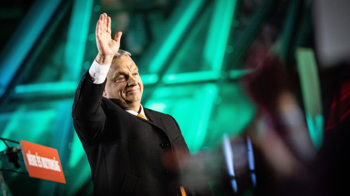 Pd contro Orbán: è uno che vince le elezioni