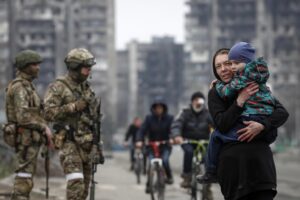 Torna il giallo delle armi chimiche mentre Mariupol prova a resistere