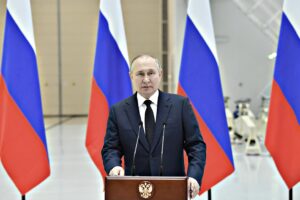 Putin pronto con le contromosse: 7 miliardi e 500 aziende in ostaggio