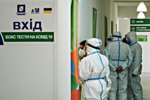 I medici fuggiti ritornino in Ucraina. Magari assieme alle nostre virostar