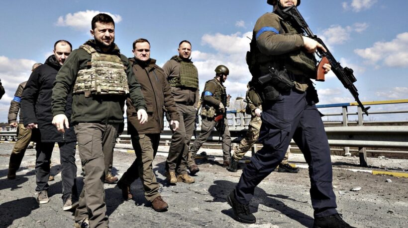 Armi, Zelensky «sotto tutela» Usa