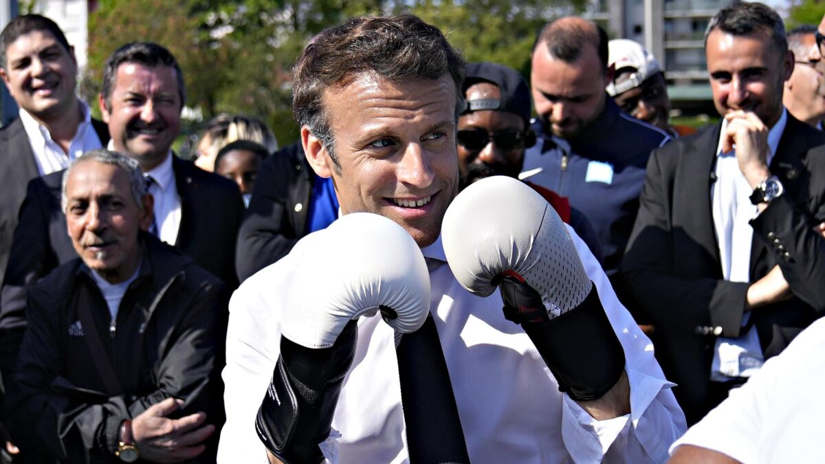 Macron avanti ma occhio all’effetto Trump