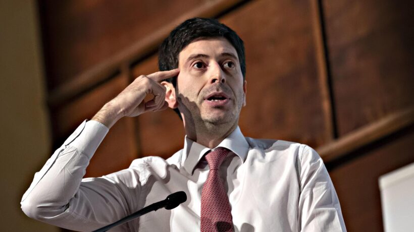 La Chiesa libera i fedeli dal bavaglio. Speranza e Brunetta creano il caos