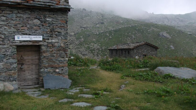 Il sito originario del rifugio Alpetto, oggi museo (rifugioalpetto.it)