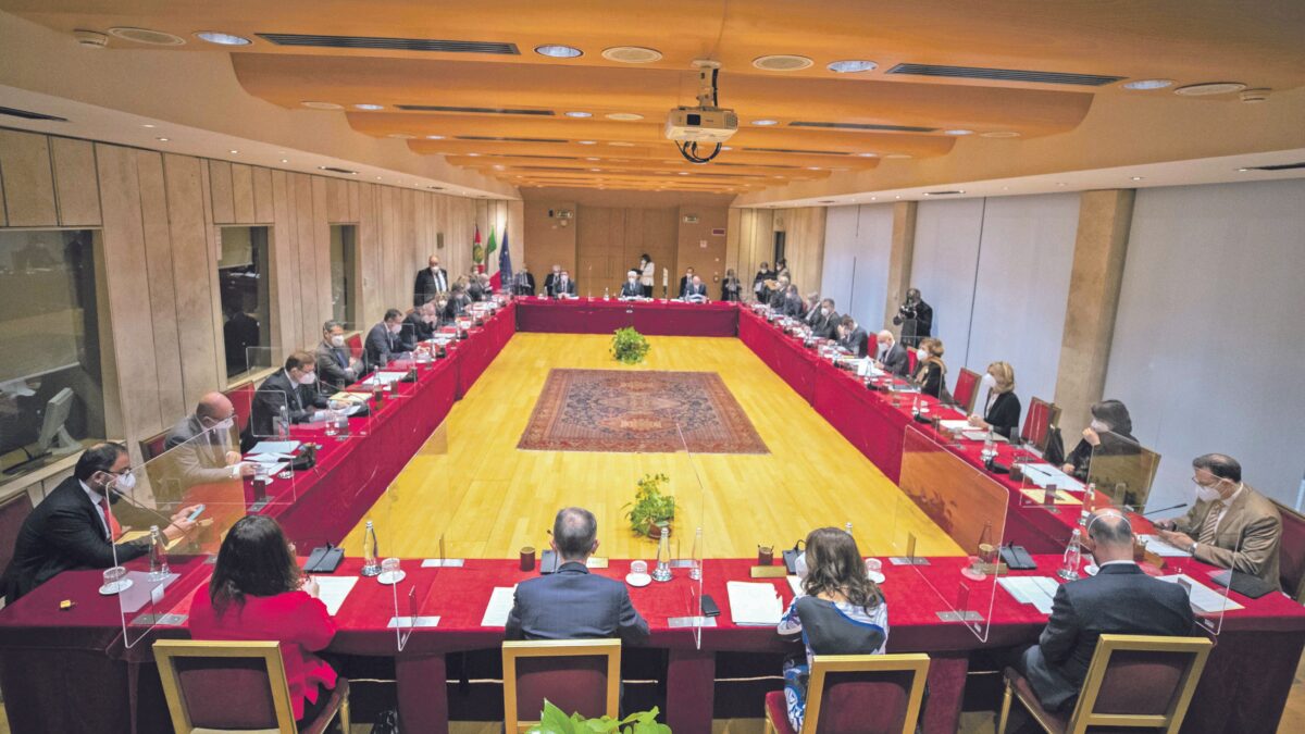 Giustizia, i tanti impegni extra dei magistrati: in un anno il Csm ha autorizzato 768 incarichi