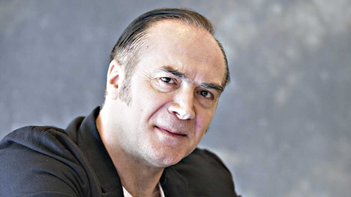 Aurelio Picca: «Vorrei rivedere la maestra unica in classe»