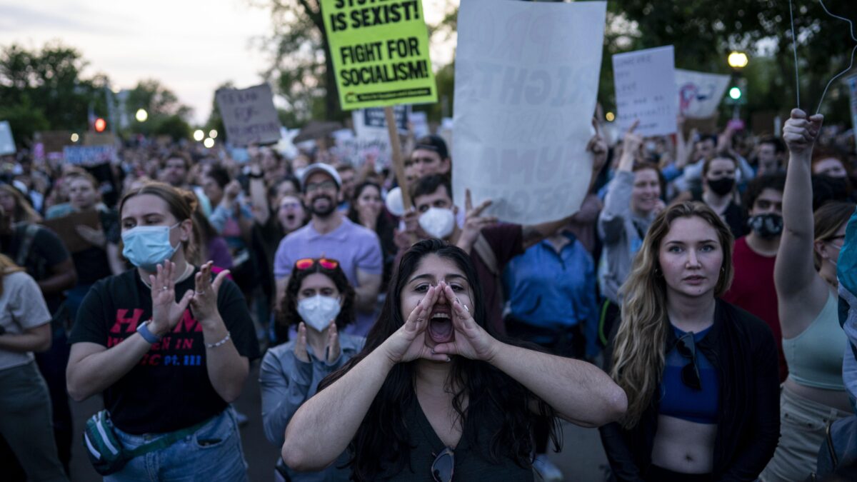 La sinistra Usa sposa l’assedio alle case dei giudici anti aborto