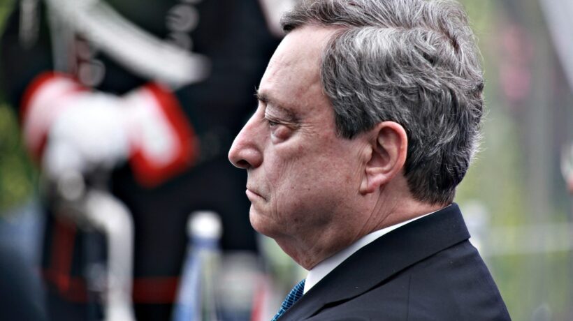 Altra sentenza contro Draghi: «rimborsate i prof no vax»