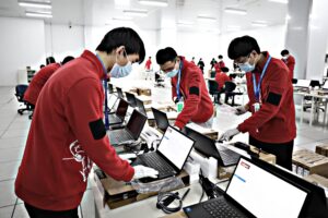 Il Dragone ora lancia la guerra dei pc: stop a quelli stranieri