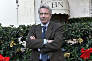 «Sospeso dall’Ordine per vendetta. Se in tv dici la verità sul virus la paghi»