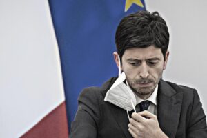 Un terzo degli italiani senza sanità. Ma Speranza pensa alle quarantene