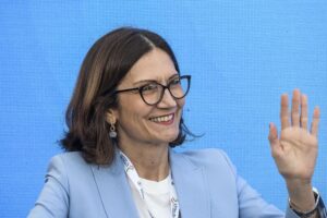 Berlusconi prova a ricompattare i suoi. Salvini attacca dem e pentastellati