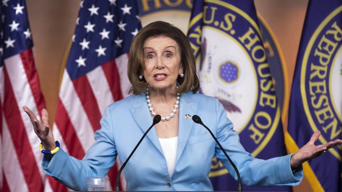 Il vescovo scomunica Nancy Pelosi. «È pro aborto, niente comunione»