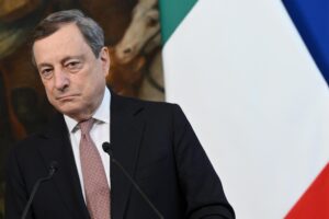 Il premier studia la fuga. Letta studia la fregatura